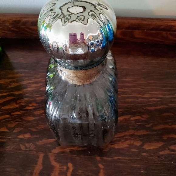 Vintage decanter w/mercury glass top - Picture 8 of 11